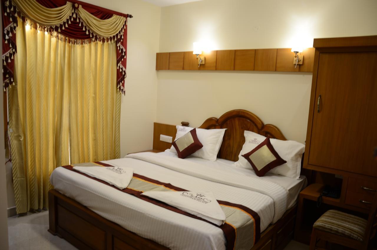 Hotel Vasantham Palace Уті Екстер'єр фото